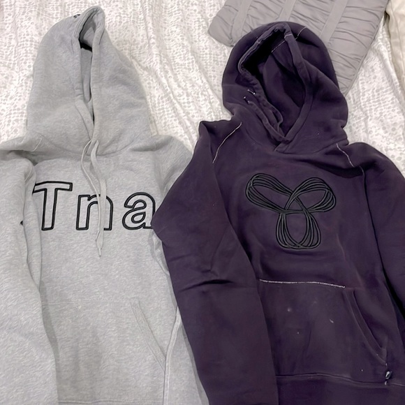 2 TNA hoodies - Picture 1 of 3